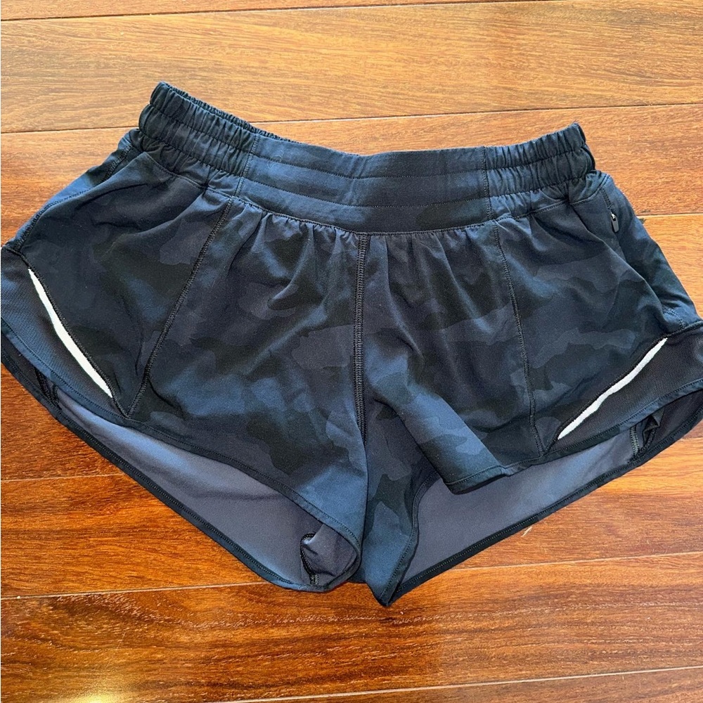 Lululemon Hotty Hot Heritage 365 Camo Deep Coal Multi/Black Low Rise 2.5”